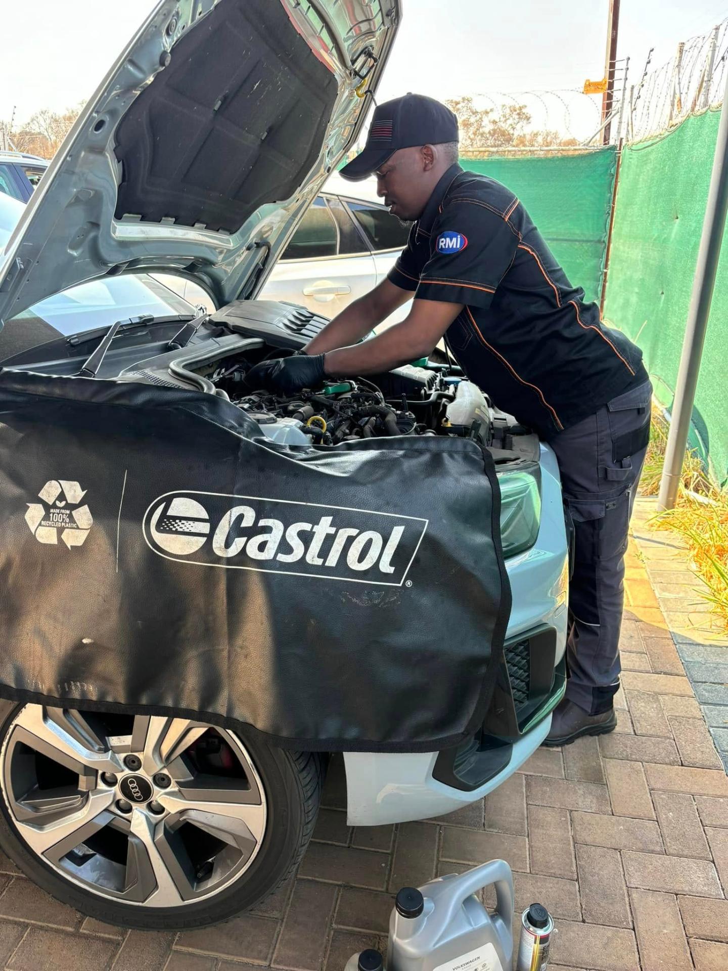LUJ Automobile Mechanics - VW, Audi & Mercedes Specialists | Help On ...